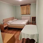 Bivanje na kmetiji Farm File