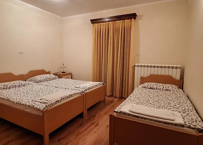 Farm File Bivanje na kmetiji