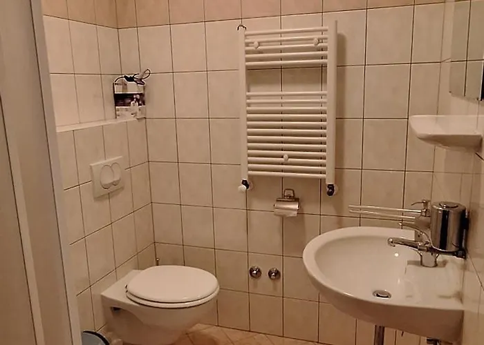 Bivanje na kmetiji Farm File